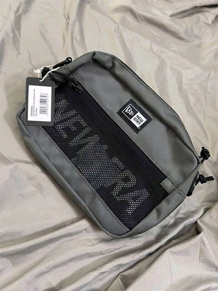 NEW ERA SHOULDER POUCH BAG - GREY