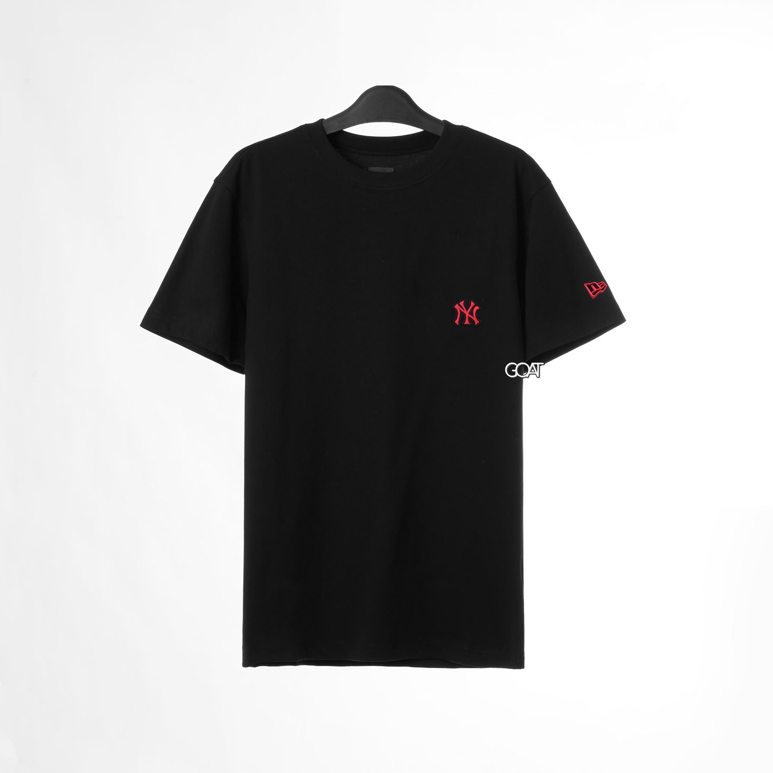 NEW ERA RED BASIC LOGO NY T-SHIRT - BLACK