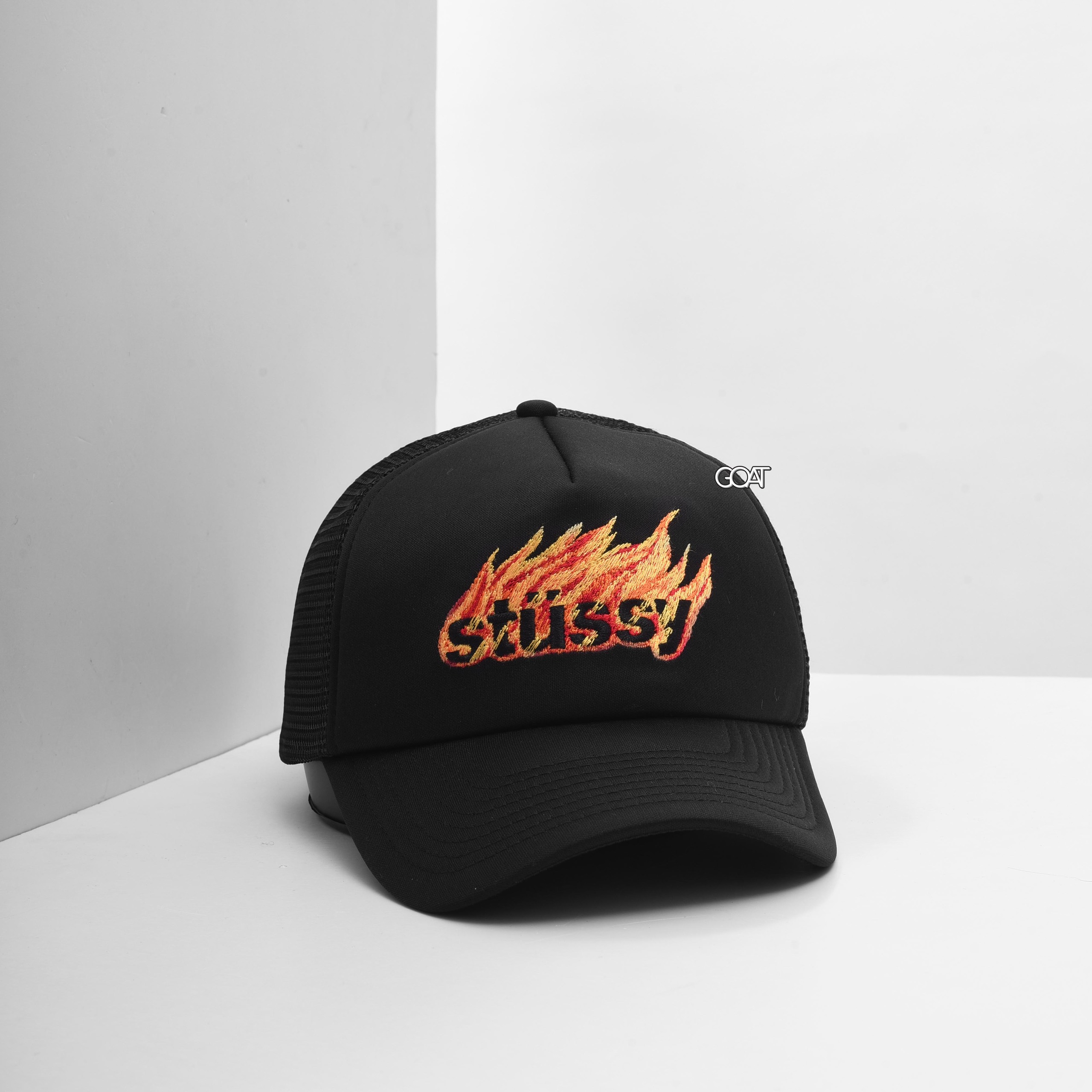 STUSSY FLAMES TRUCKER CAP - BLACK